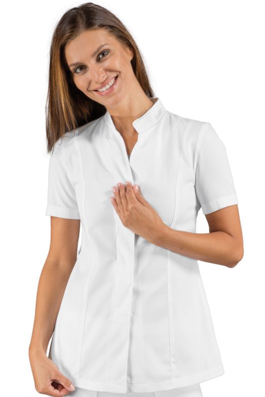 Casacca HibiscusLa casacca Hibiscus è una camicia da donna a mezza manica bianco. Per settore estetico e sanitario. Ottima divisa da lavoro per estetiste